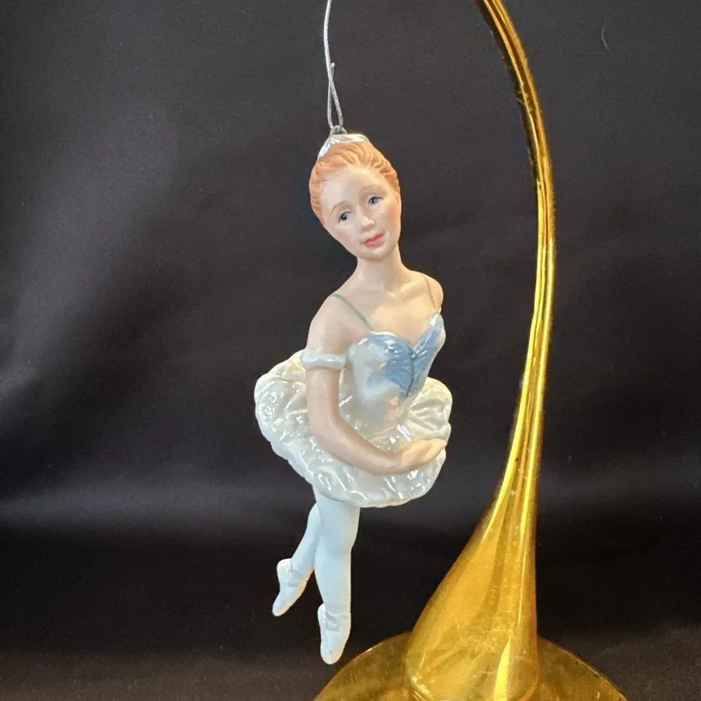 Hallmark Sugar Plum Fairy Ballerina 1990 Collector's Club Porcelain‎